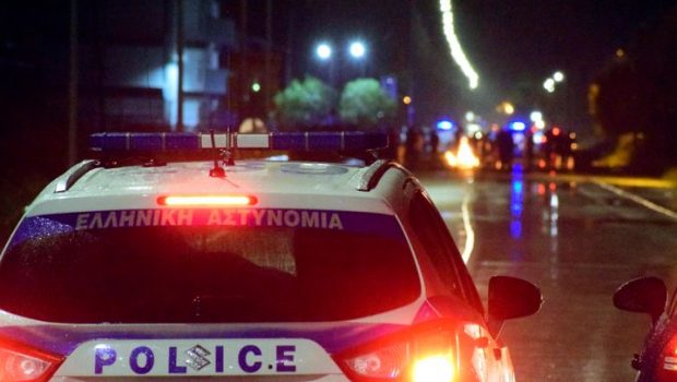 Ιτέα: Ανθρωποκυνηγητό για την σύλληψη 18χρονου που μαχαίρωσε δύο παιδιά σε μαθητικό πάρτι
