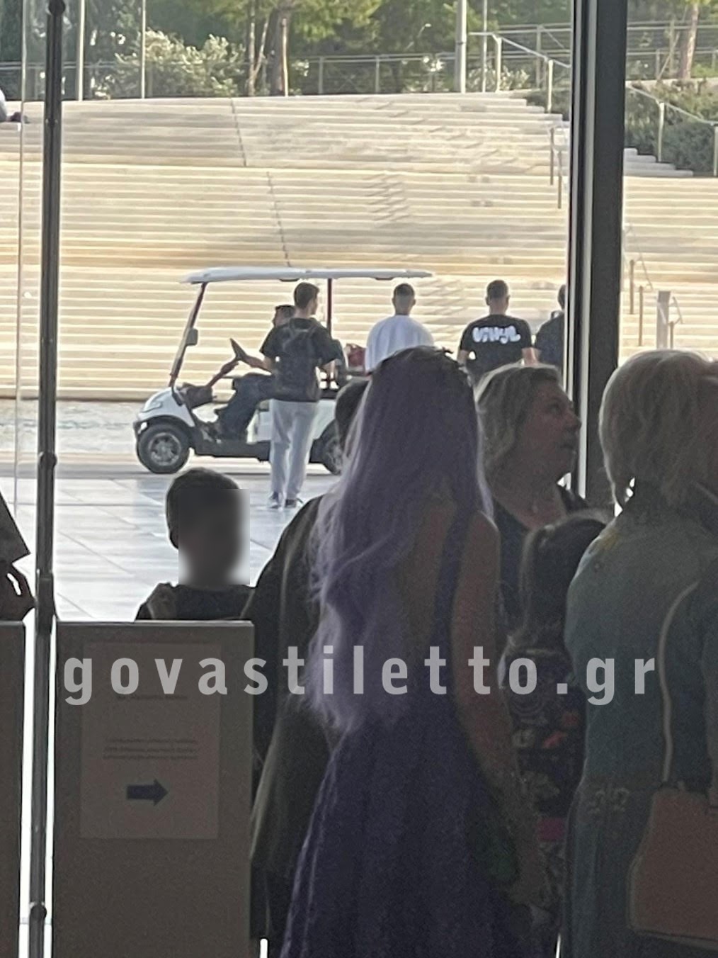 Ο Κωνσταντίνος Πλεύρης και η Τζόρτζια Σιακαβάρα στο show του Βασίλη Ζούλια - Αποκλειστικές φωτογραφίες και βίντεο