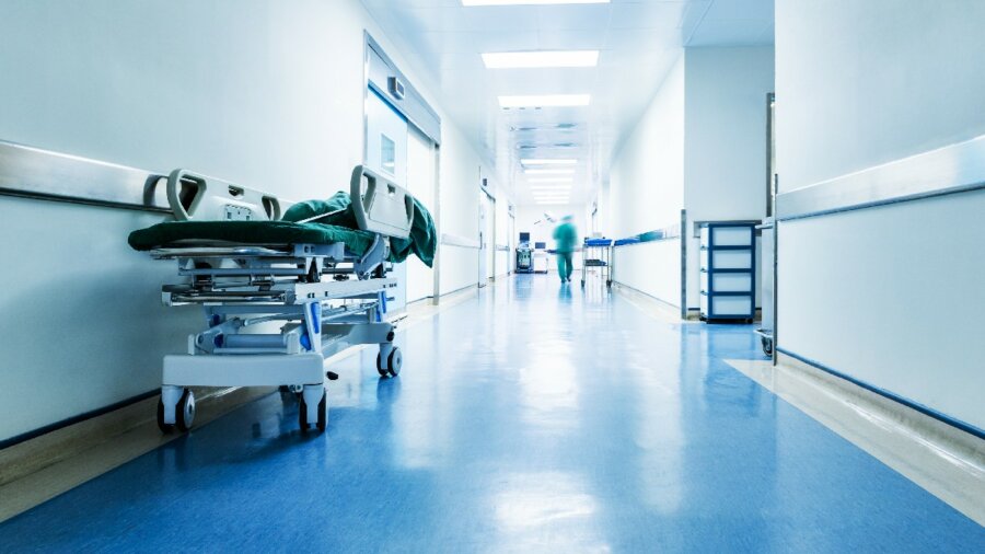 Θνησιμότητα ρεκόρ σε κλινικές και «βαλιτσάκια» στα Επείγοντα αποκαλύπτει ψηφιακή πλατφόρμα του Υπουργείου Υγείας
