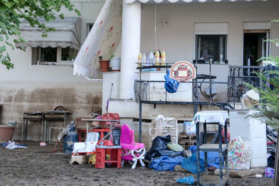 ΚΑΤΑΣΤΡΟΦΕΣ ΣΤΗ ΣΥΝΟΙΚΙΑ ΓΙΑΝΝΟΥΛΗ ΣΤΗ ΛΑΡΙΣΑ ΑΠΟ ΤΙΣ ΠΛΗΜΜΥΡΕΣ (ΛΕΩΝΙΔΑΣ ΤΖΕΚΑΣ/EUROKINISSI)