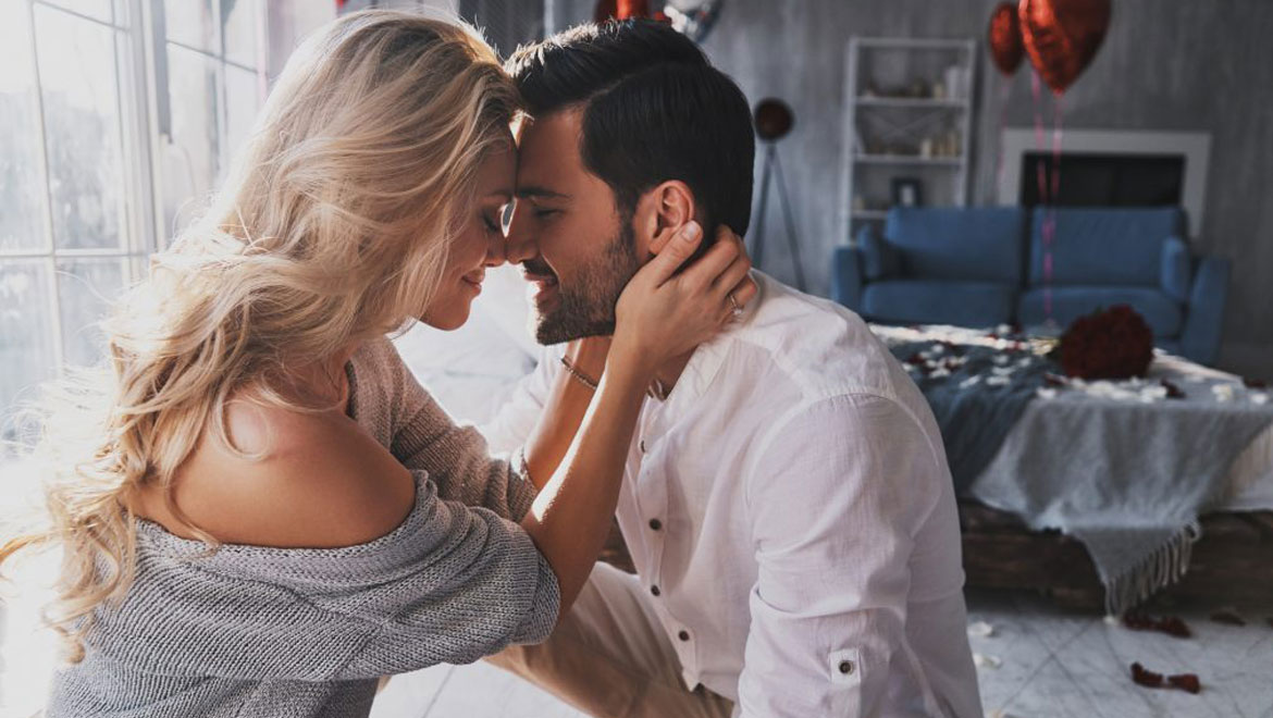 Tα πιο τυχερά ζώδια στον έρωτα για το 2024