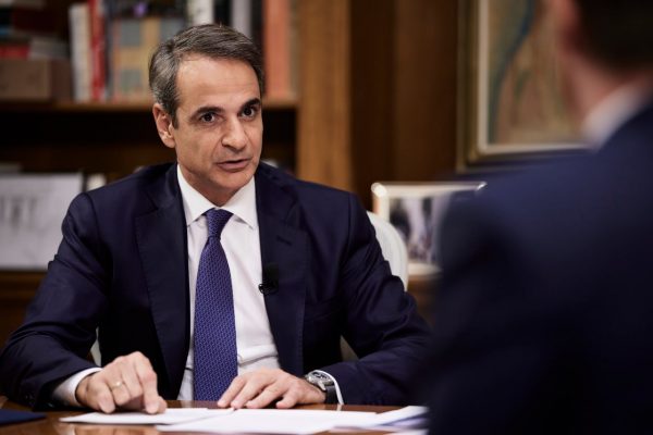 Γιατί ο Μητσοτάκης επιμένει στο «προοδευτικό Κέντρο»