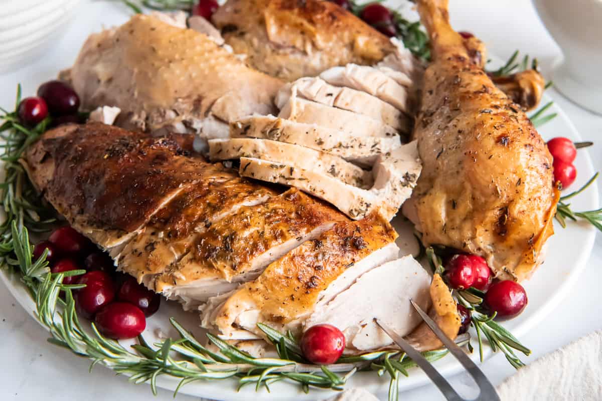 Στήθος γαλοπούλας με δεντρολίβανο