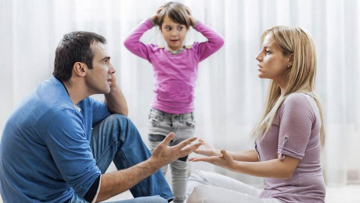 Τι μπορείτε να κάνετε όταν ο πρώην σύντροφος σας κατηγορεί στο παιδί