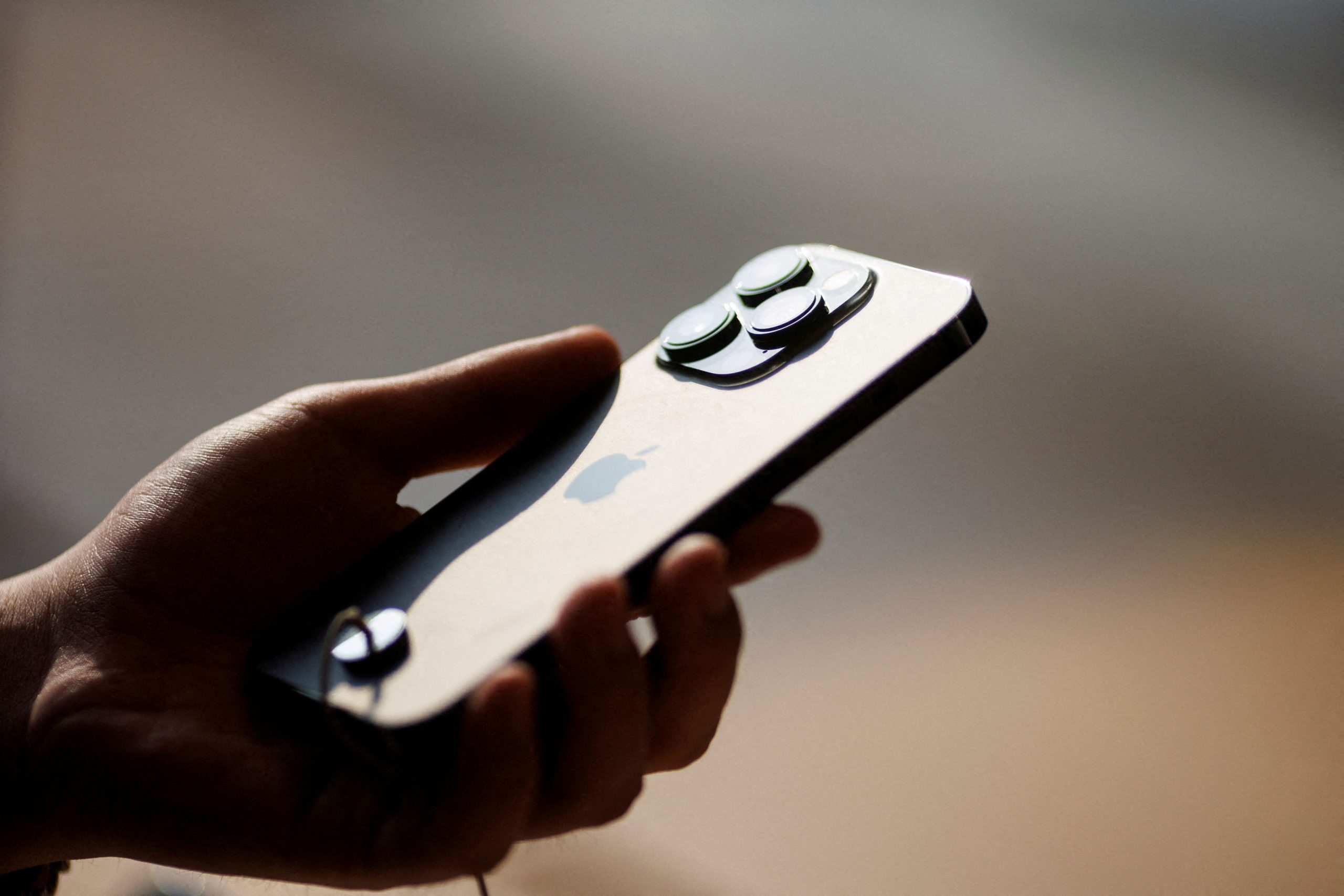 Apple: Βουτιά στις πωλήσεις iphone στην Κίνα