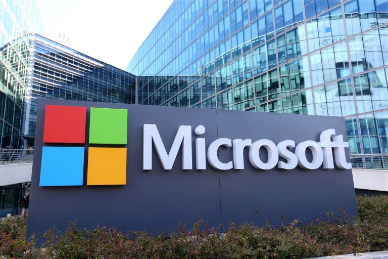 Microsoft: Ερευνα της Κομισιόν για την επένδυση στην OpenAI