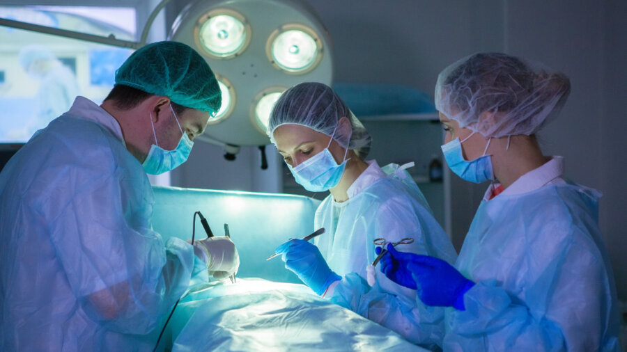 Δίκτυο Υγειονομικών της Νέας Αριστεράς: Απορρίπτει τα απογευματινά χειρουργεία στο ΕΣΥ