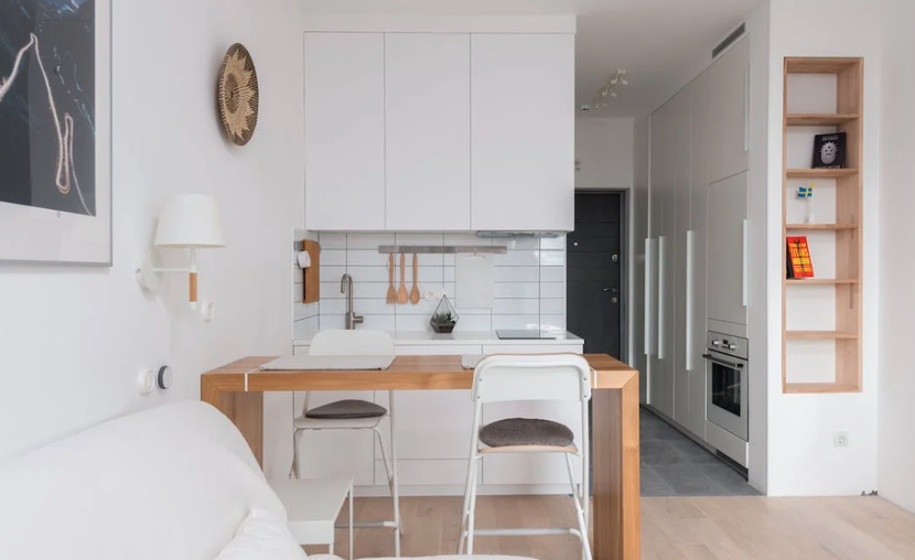 Πώς να βάλετε στην κουζίνα σας ψηλό τραπέζι τύπου μπαρ