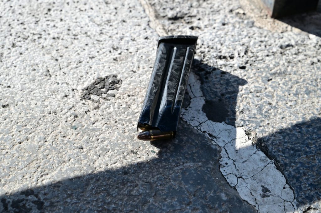 Σύνταγμα: Αστυνομικός έχασε γεμιστήρα όπλου με σφαίρες