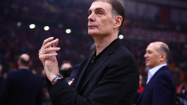 Η ομιλία του Μπαρτζώκα στα αποδυτήρια του Ολυμπιακού μετά το ντέρμπι (vid)