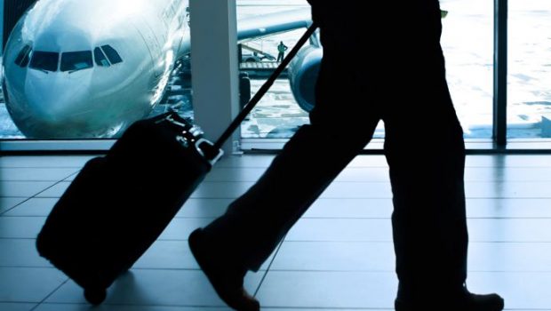 4 ερωτήσεις που πρέπει να κάνετε στον εαυτό σας πριν μετακομίσετε στο εξωτερικό