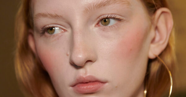 Πώς να εφαρμόσετε το ρουζ, σύμφωνα με τα γράμματα του αλφάβητου