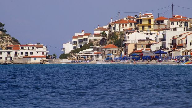 Ελληνικό νησί γίνεται πόλος έλξης χιλιάδων Τούρκων τουριστών