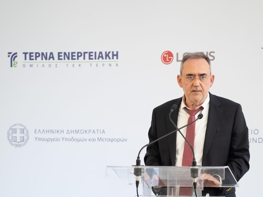 Ξεκίνησαν πιλοτικά οι ανέπαφες πληρωμές με τραπεζική κάρτα στις λεωφορειακές γραμμές Express του ΔΑΑ