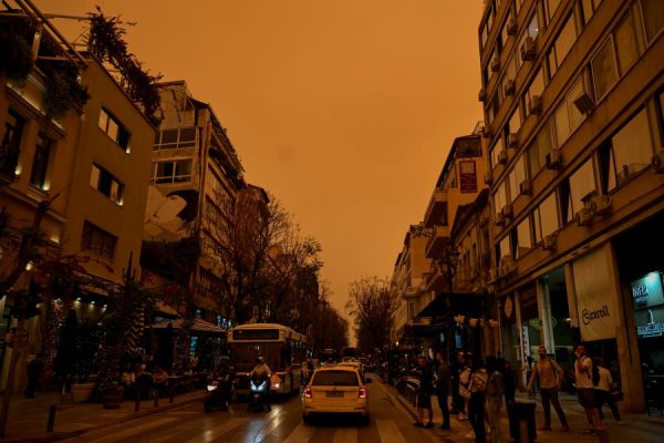 Αφρικανική σκόνη: «Η καταχνιά της Σαχάρας έπνιξε την Αθήνα» - Δημοσίευμα BBC