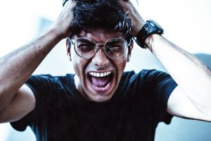 Ύπουλος εχθρός ο θυμός – Ψυχολόγος εξηγεί πώς επηρεάζει την υγεία σου