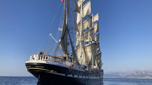 Ολυμπιακοί Αγώνες: Το ιστιοφόρο «Belem» με την Ολυμπιακή Φλόγα διασχίζει τον Ισθμό της Κορίνθου
