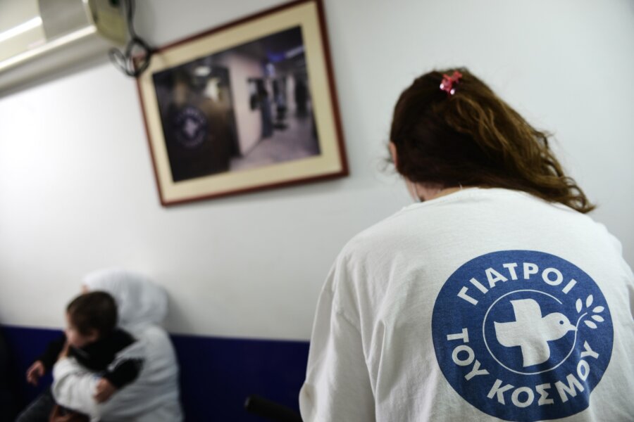 Μια μέρα στο Ανοιχτό Πολυϊατρείο των Γιατρών του Κόσμου στο κέντρο της Αθήνας