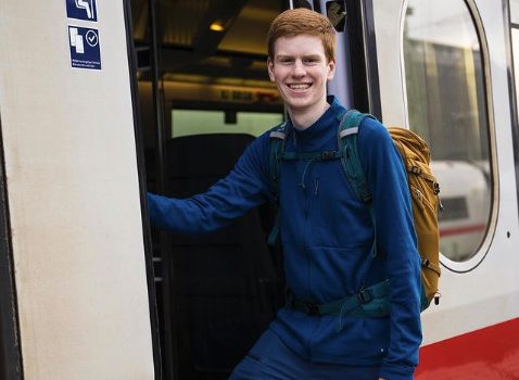 Όλη του η ζωή ένα ταξίδι: 17χρονος κάνει τον γύρο της Γερμανίας ζώντας σε... τρένα με μία βαλίτσα στο χέρι