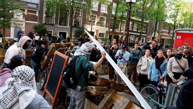 Ολλανδία: Περισσότερες από 120 συλλήψεις σε φιλοπαλαιστινιακή διαδήλωση στο πανεπιστήμιο του Άμστερνταμ
