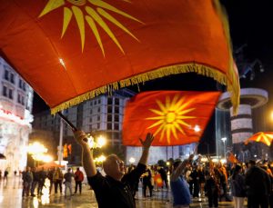 Τι σημαίνει η νίκη των εθνικιστών στη Βόρεια Μακεδονία