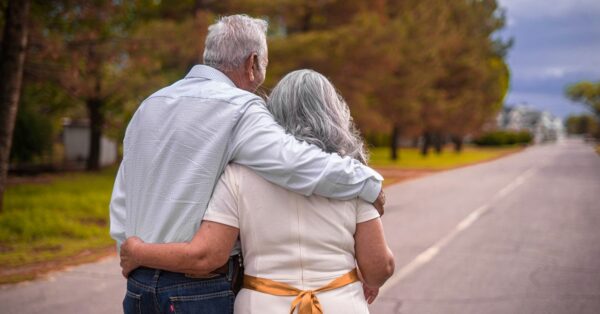 Ποτέ δεν είναι αργά: Ερωτευμένοι όταν ήταν παιδιά, παντρεύτηκαν στα 88 τους