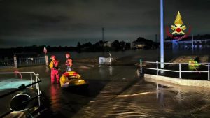 Σφοδρή κακοκαιρία στην Ιταλία: Ανέσυραν πτώμα άνδρα στη Βερόνα – Πλημμύρες και στο Βένετο