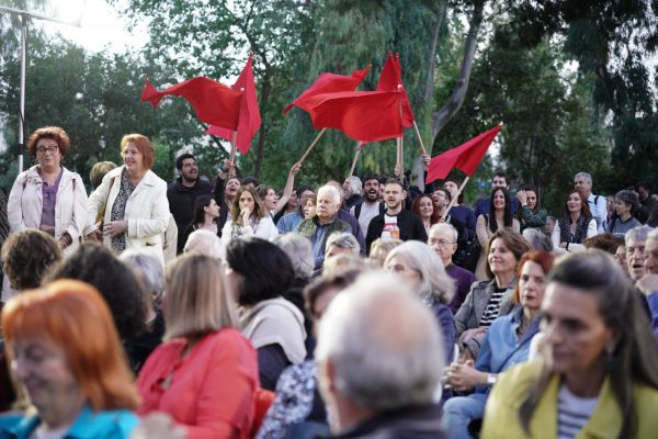 Στηρίζουν τη Νέα Αριστερά 63 πρώην υπουργοί και βουλευτές – «Η καταστροφική κυβέρνηση πρέπει να ηττηθεί»