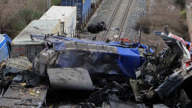 Τέμπη: Μήνυση για παράβαση καθήκοντος και κατάχρηση εξουσίας από συγγενείς θύματος