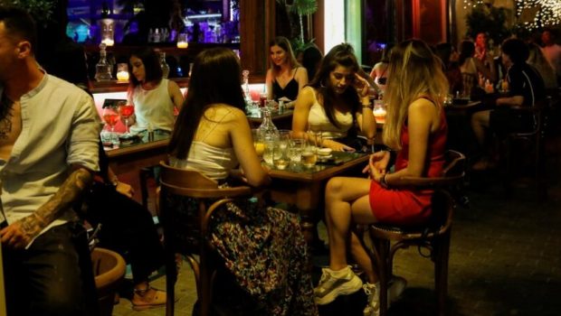 Πώς να κάνεις διακοπές με παρέα δίχως να… τσακωθείς για τα χρήματα