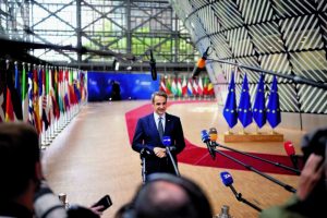 Μαραθώνιος διαβουλεύσεων για την επόμενη ημέρα