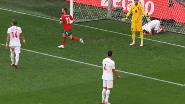 Τραγικό λάθος από τον Ακαϊντίν και 2-0 η Πορτογαλία (vids)