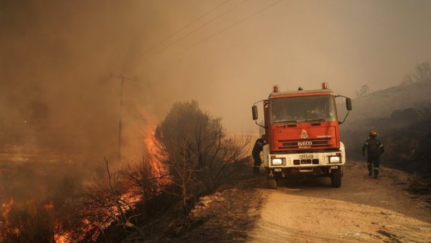 Φωτιά τώρα στη Δράμα: Επί τόπου ισχυρή δύναμη - Σηκώθηκαν εναέρια μέσα