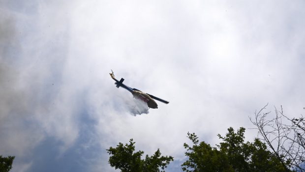 Φωτιά τώρα στο Δοξάτο Δράμας - Επιχειρούν τρία εναέρια μέσα