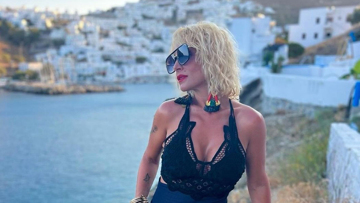 Ελεωνόρα Ζουγανέλη: Οι νέες φωτογραφίες με μπικίνι στην παραλία