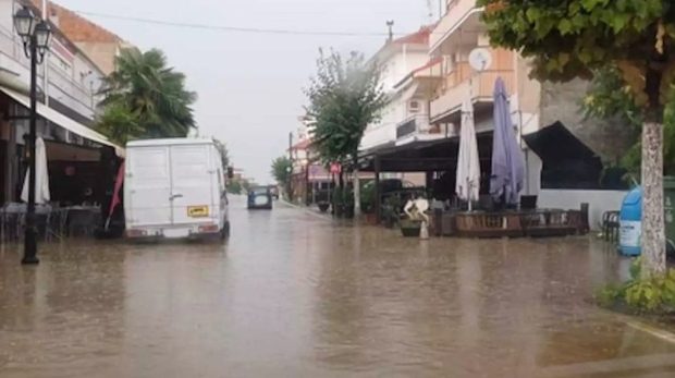 Κοζάνη: Έντονη χαλαζόπτωση, βροχές και πλημμύρες