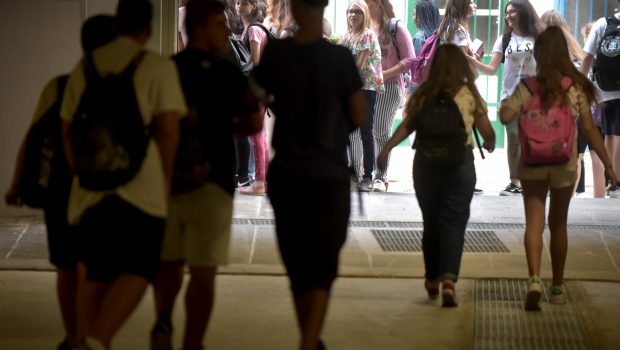 Έλλειψη καθηγητών και υποδομών καταγγέλλουν ΟΛΜΕ και Ομοσπονδία Γονέων Αττικής