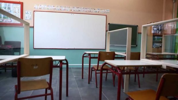 Σχολεία: Δραματική η κατάσταση - Μαθήματα σε κοντέινερ