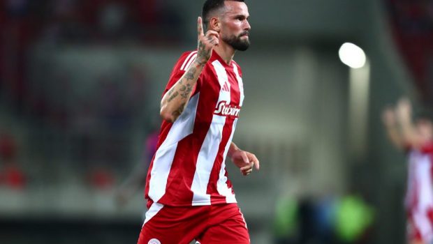 Ο Βέλντε γιορτάζει και η UEFA του εύχεται με… γκολάρες (vid)