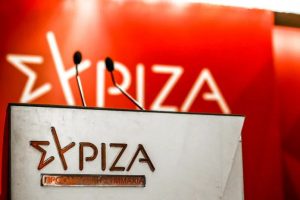 Μάχη για τρεις στην Κουμουνδούρου