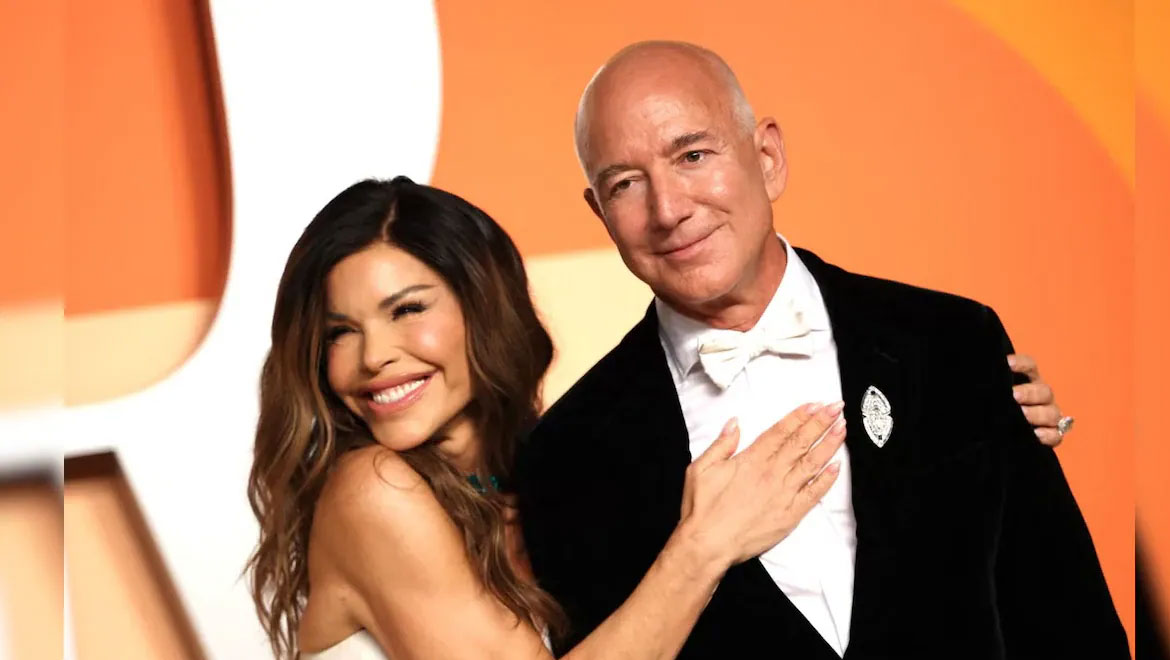 Lauren Sanchez: Τα αρνητικά σχόλια για την Balenciaga τσάντα αξίας $5.750 σε σχήμα ποτηριού καφέ