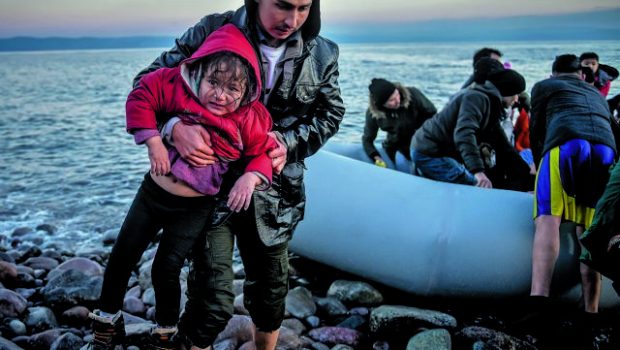 Οι ασυνήθιστες μέθοδοι που επιστρατεύουν οι διακινητές για τη μεταφορά μεταναστών