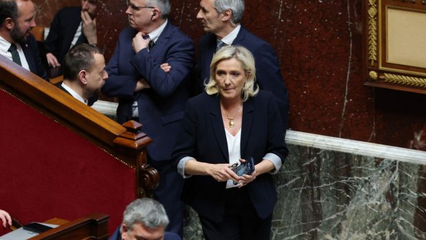 Γαλλία: Έρμαιο της Λεπέν η προεκλογική εκστρατεία;