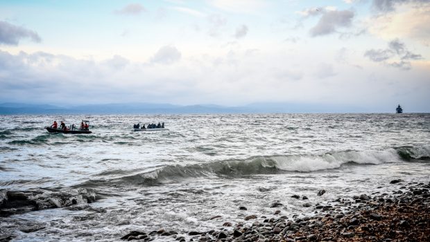 Σύλληψη δύο διακινητών στην Κρήτη - Μετέφεραν 58 μετανάστες με λέμβο από τη Λιβύη