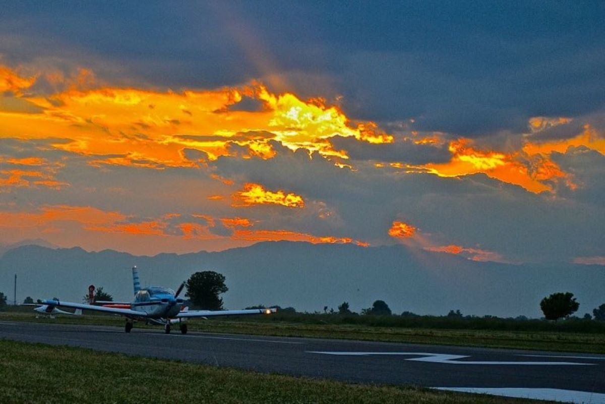 aerodromio Myrinis karditsa