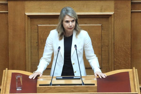 Μιλένα Αποστολάκη: Καθεστωτική απόφαση η παράκαμψη της Προανακριτικής
