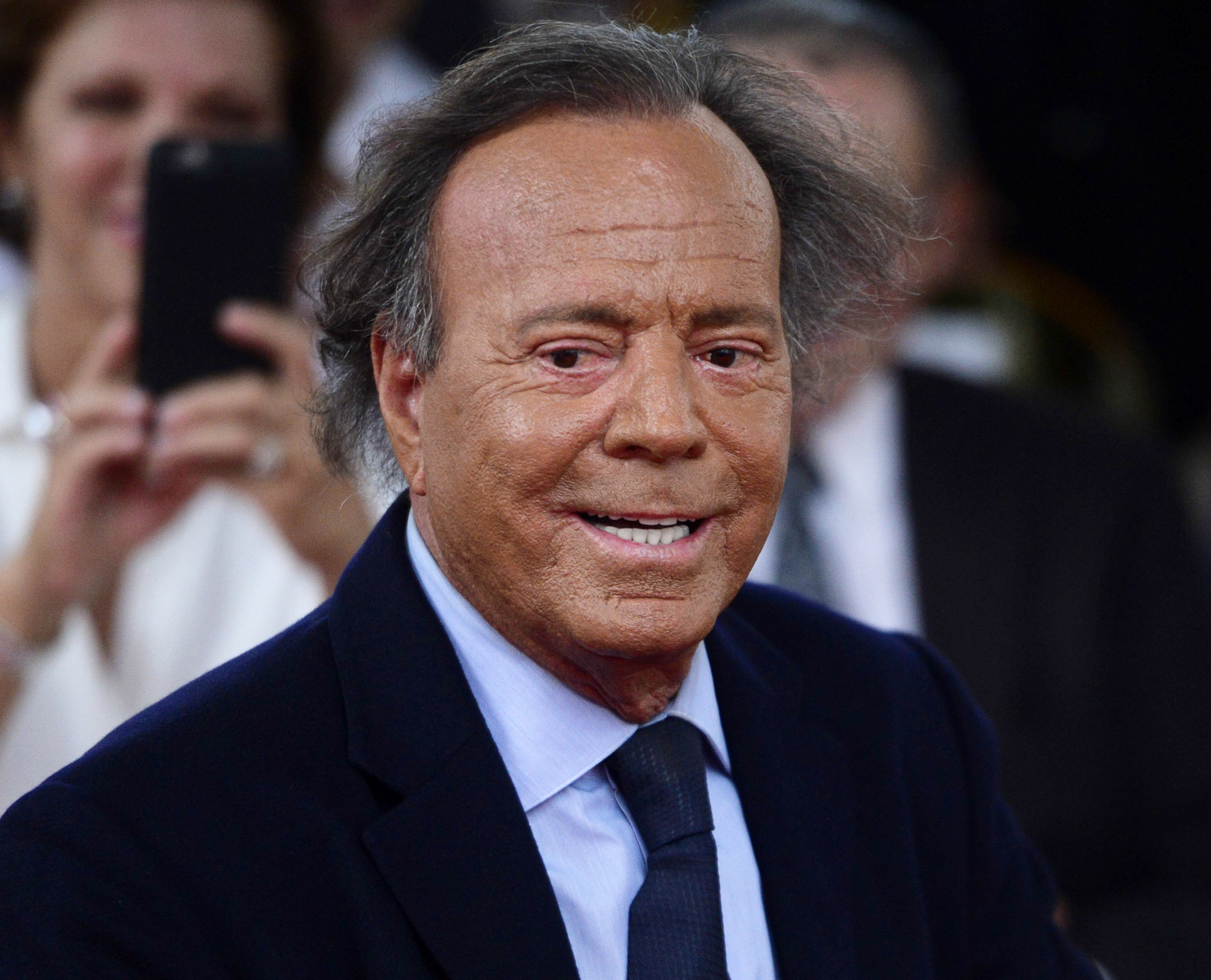 MUS JULIO IGLESIAS-DEMANDA