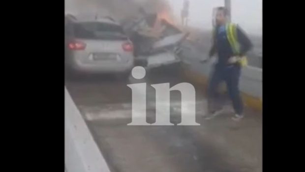 Κοζάνη: Συγκλονιστικό βίντεο λίγα λεπτά μετά τη φονική σύγκρουση στα διόδια Πολυμύλου της Εγνατίας Οδού