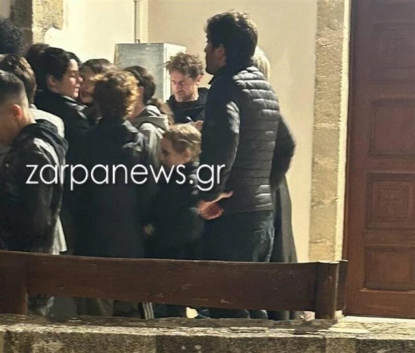 Δημήτρης Λάλος - Μαριλίτα Λαμπροπούλου: Στα Χανιά για το Πάσχα - Παρακολούθησαν μαζί την περιφορά του Επιταφίου