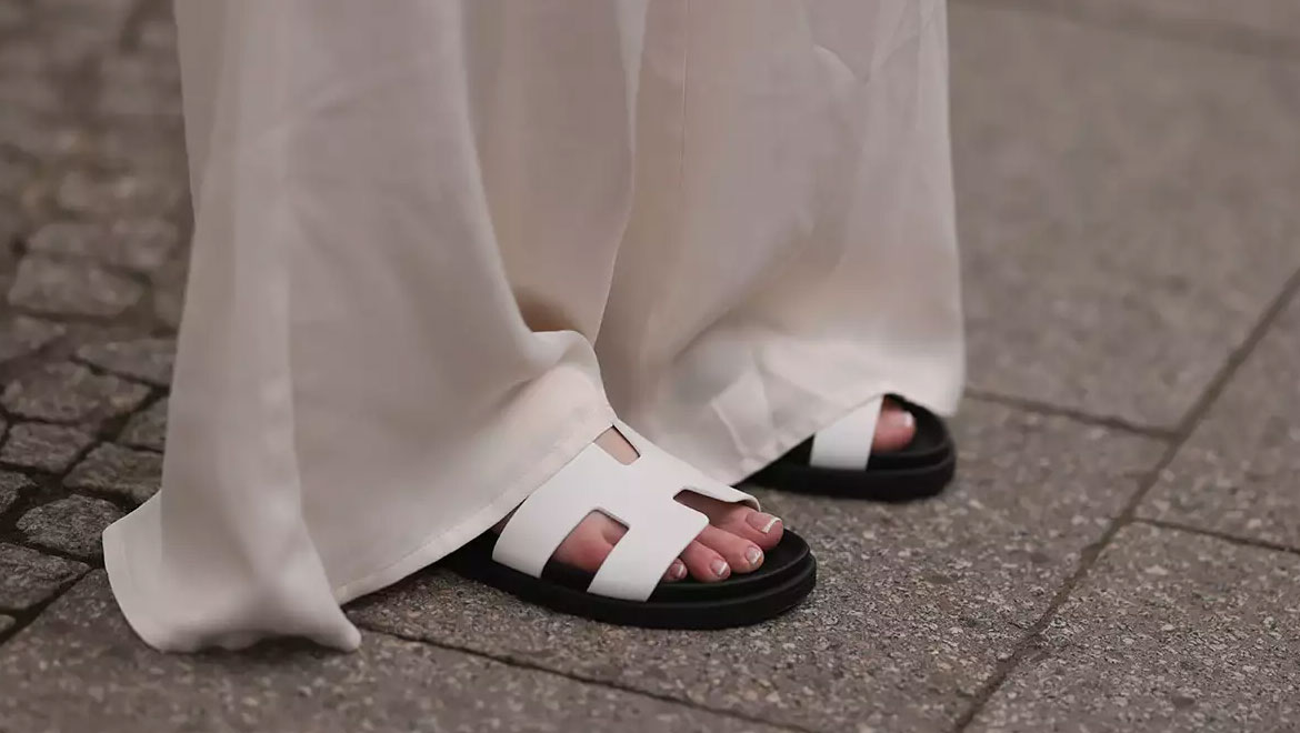 Το french pedicure ένα από τα κορυφαία στυλ της χρονιάς